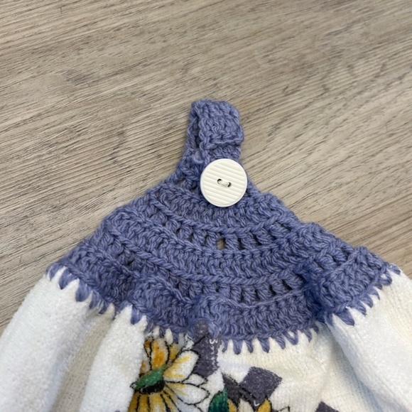 Handmade vintage dish towels cloth with crochet tops to hang on cupboard handles - Picture 4 of 4